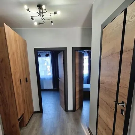 Workation Centre Airport Boutique Designer Bath, 3-4 Days Offer, Kitchen, Balkony, Aircon Apartment *