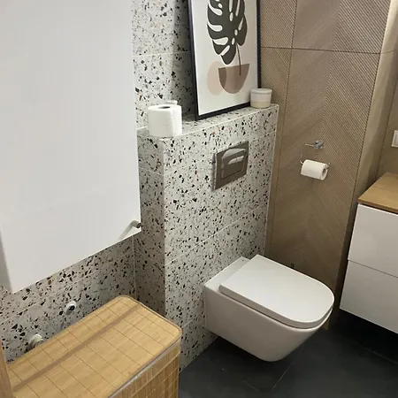 Workation Centre Airport Boutique Designer Bath, 3-4 Days Offer, Kitchen, Balkony, Aircon