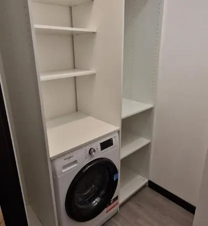 Apartment Workation Centre Airport Boutique Designer Bath, 3-4 Days Offer, Kitchen, Balkony, Aircon Warschau