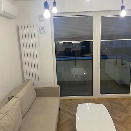 Workation Centre Airport Boutique Designer Bath, 3-4 Days Offer, Kitchen, Balkony, Aircon